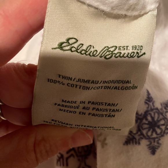 Eddie Bauer Flannel Collection Cotton Bedding Sheet Set, TWIN size. Snowflakes❄️ - Picture 2 of 7